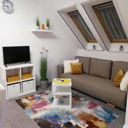 Salvus Apartman Appartamento Eger Esterno foto