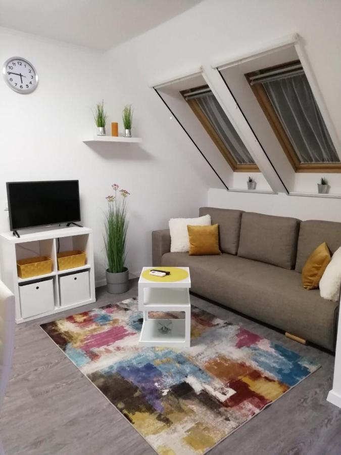 Salvus Apartman Appartamento Eger Esterno foto