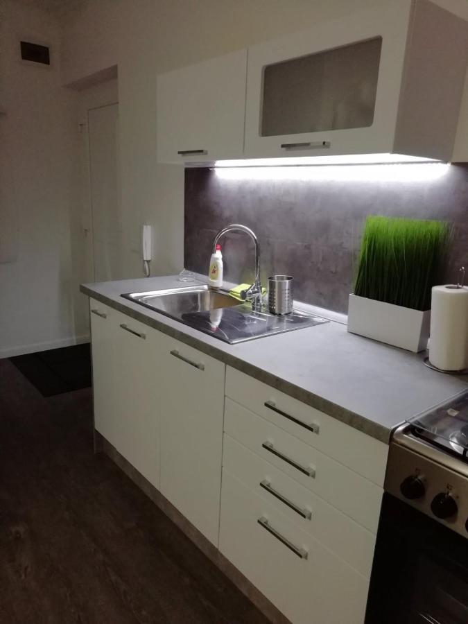 Salvus Apartman Appartamento Eger Esterno foto