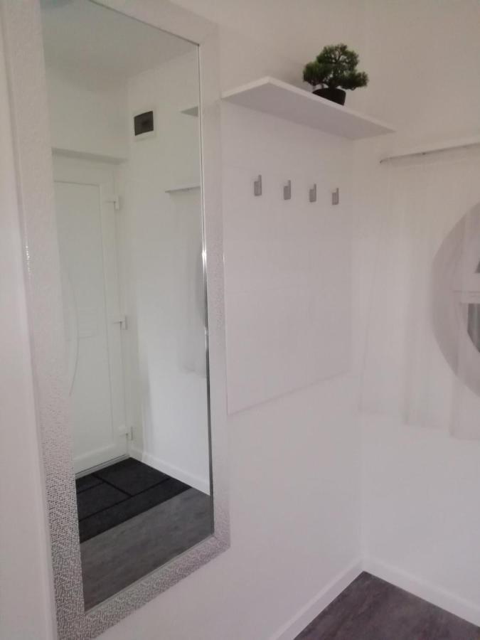 Salvus Apartman Appartamento Eger Esterno foto